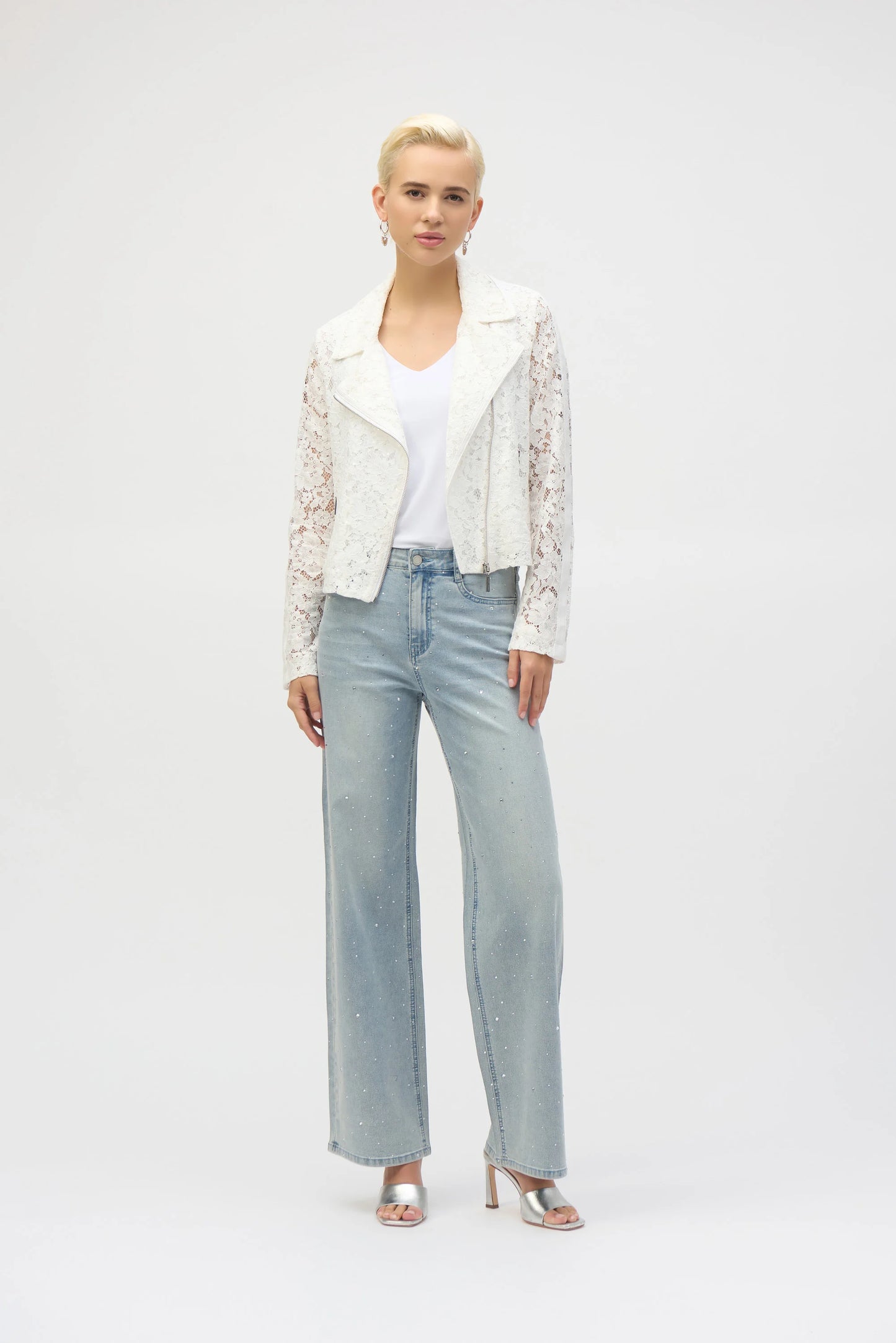 Jean classique extensible à jambe large avec cristaux/JR