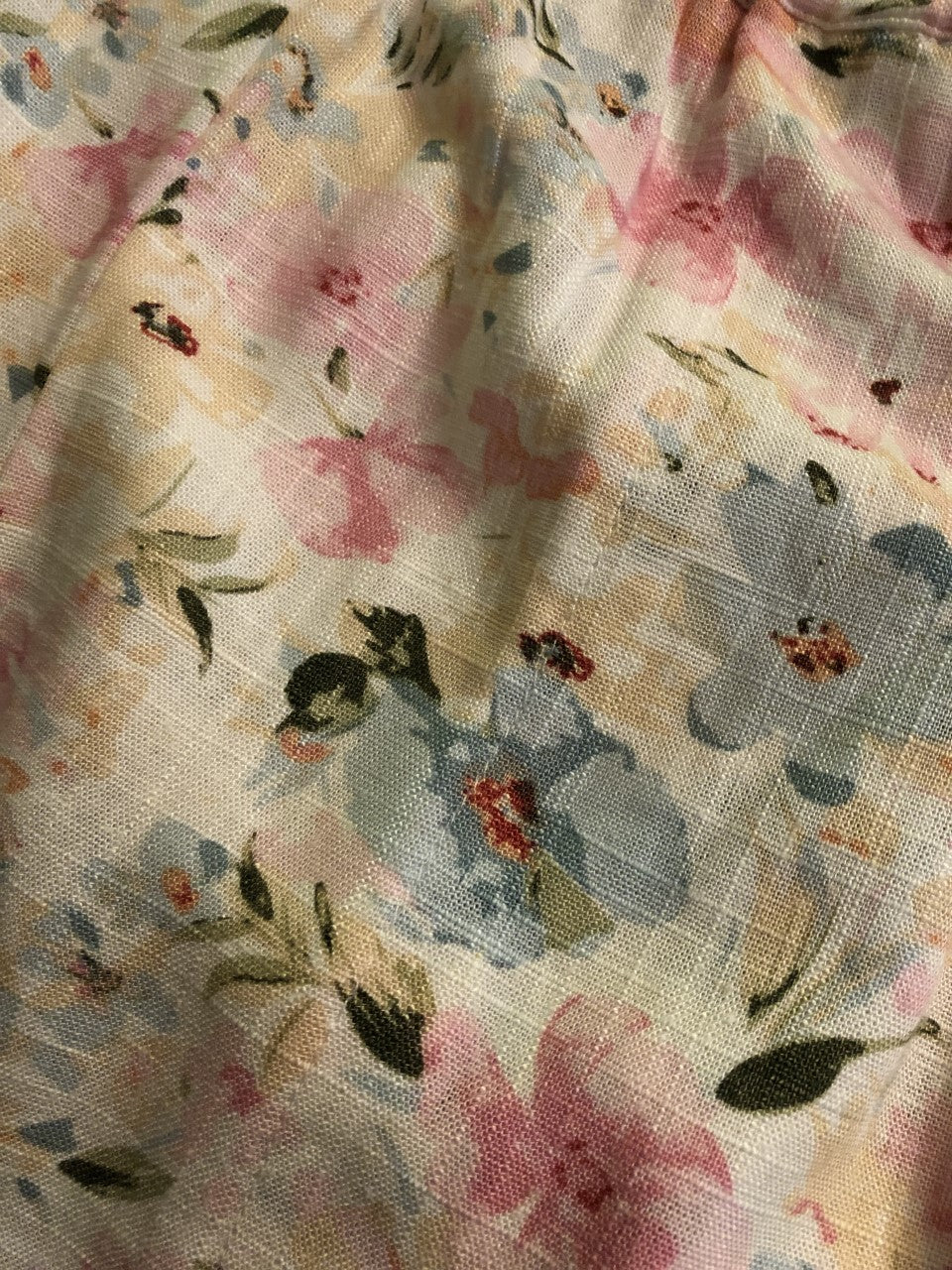 Short pastel floral /Black tape