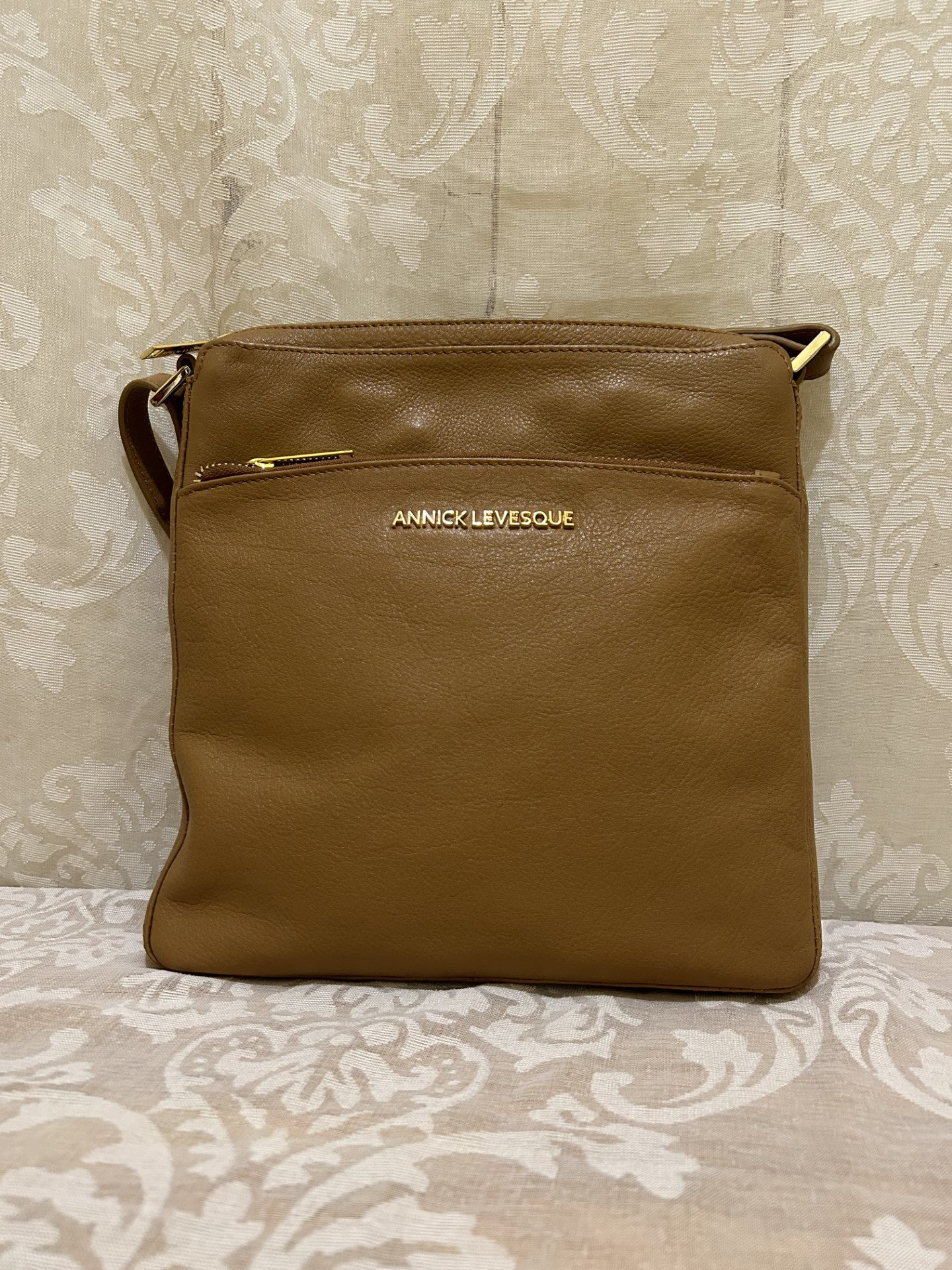 sac à main et bandoulière en cuir véritable marine annick levesque