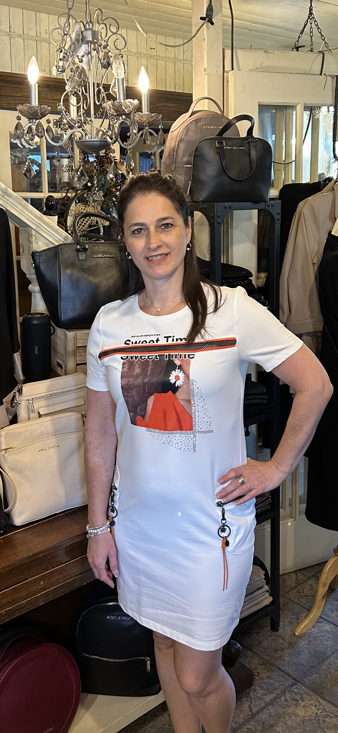 Robe blanche avec image/Tricotto