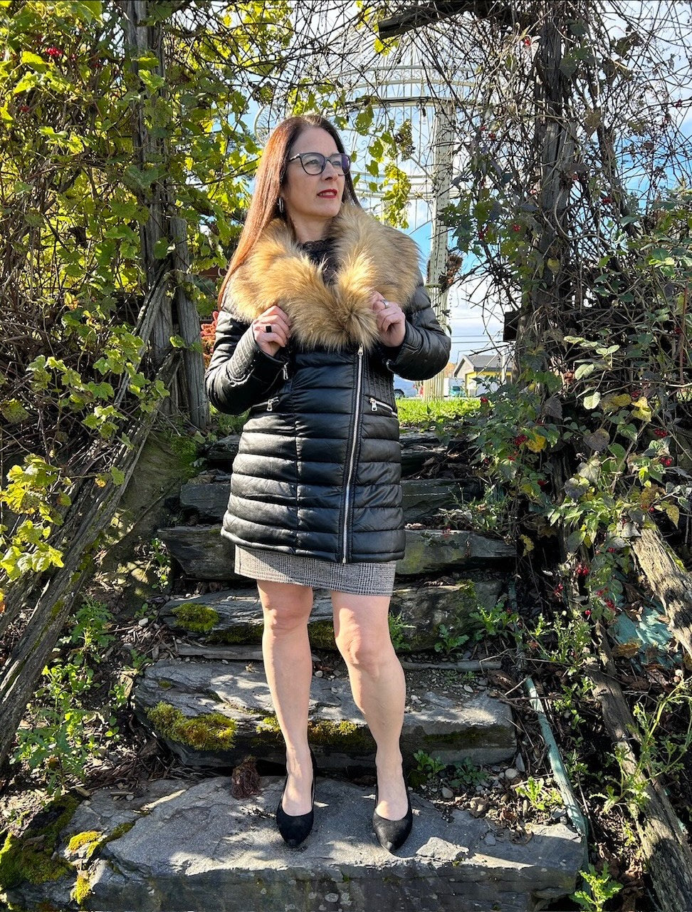 Manteau noir avec fourrure/Frank Lyman