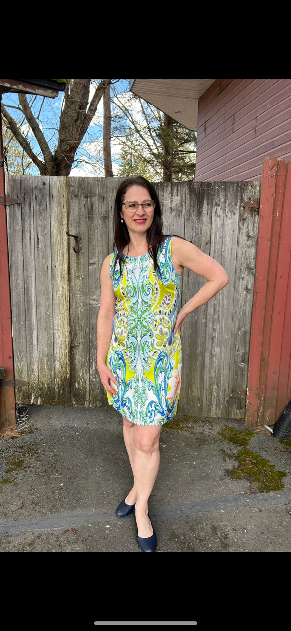 Robe sans manches avec imprimés colorés /Esqualo