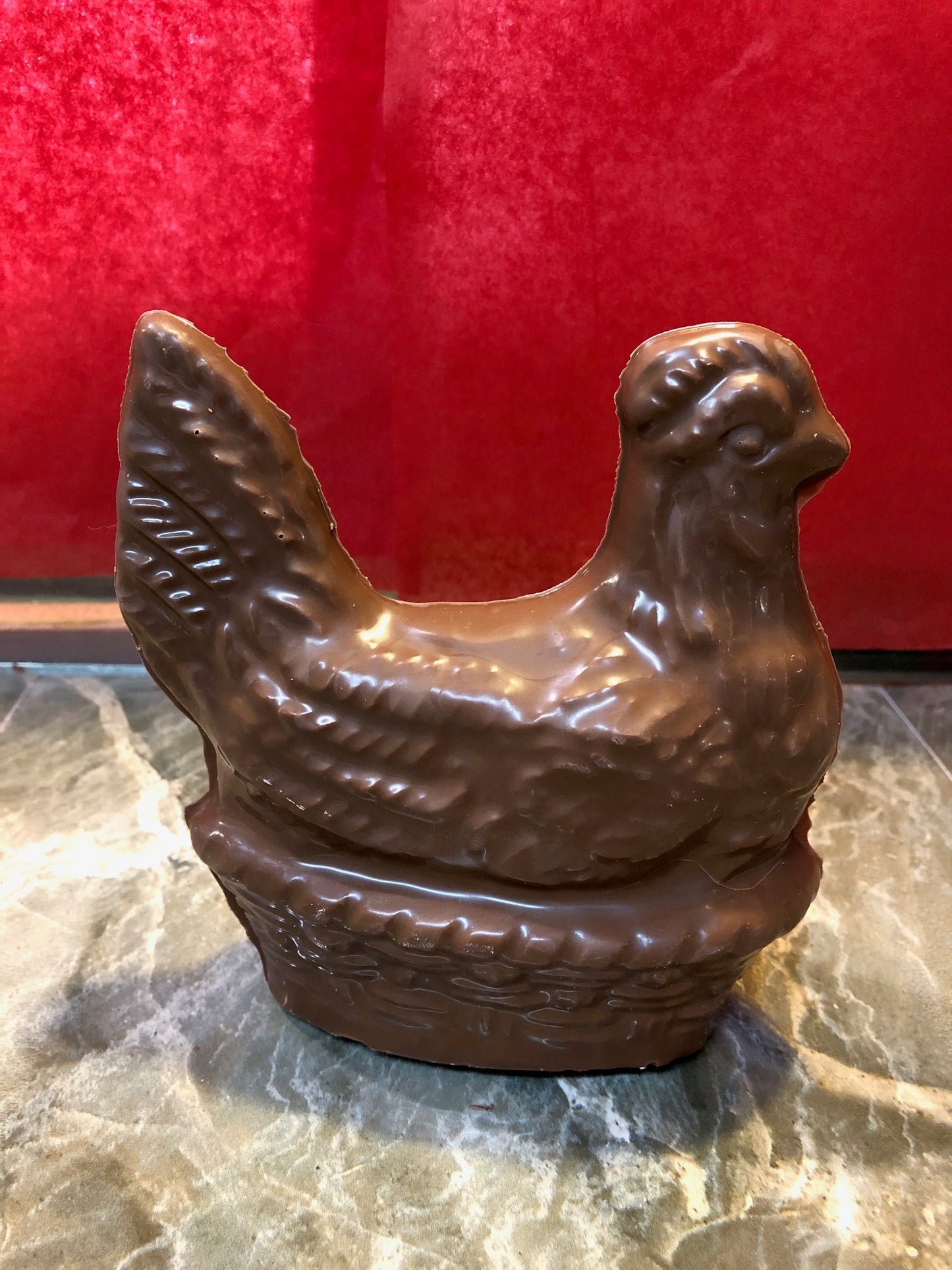CHOCOLAT PAQUES POULE GROSSE 200g environ
