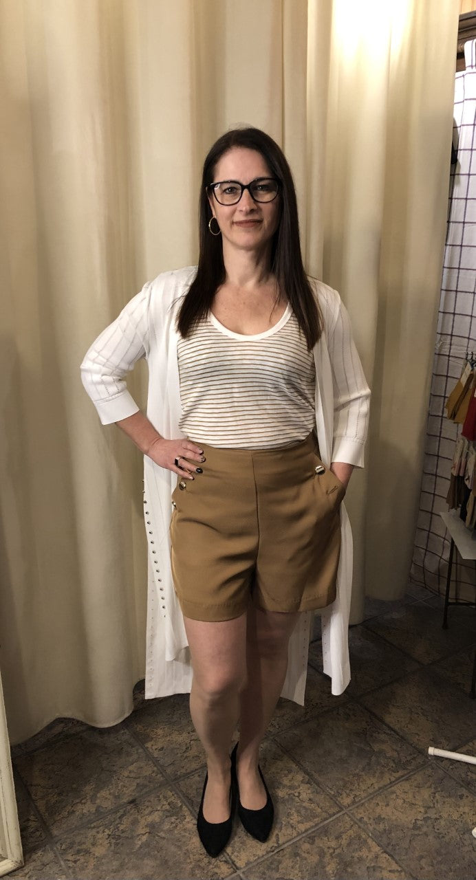 Short caramel foncé /Black tape
