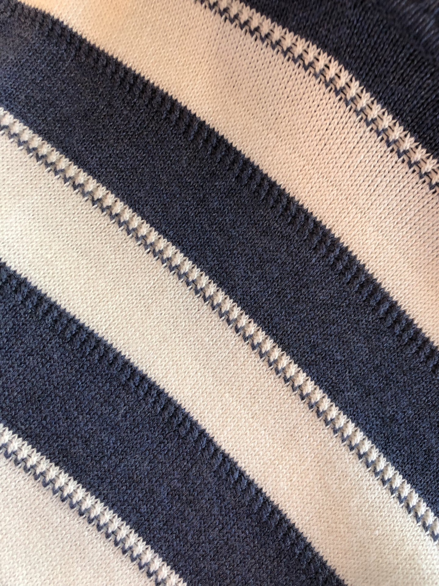 Pull tricot fin crème et bleu/Liverpool