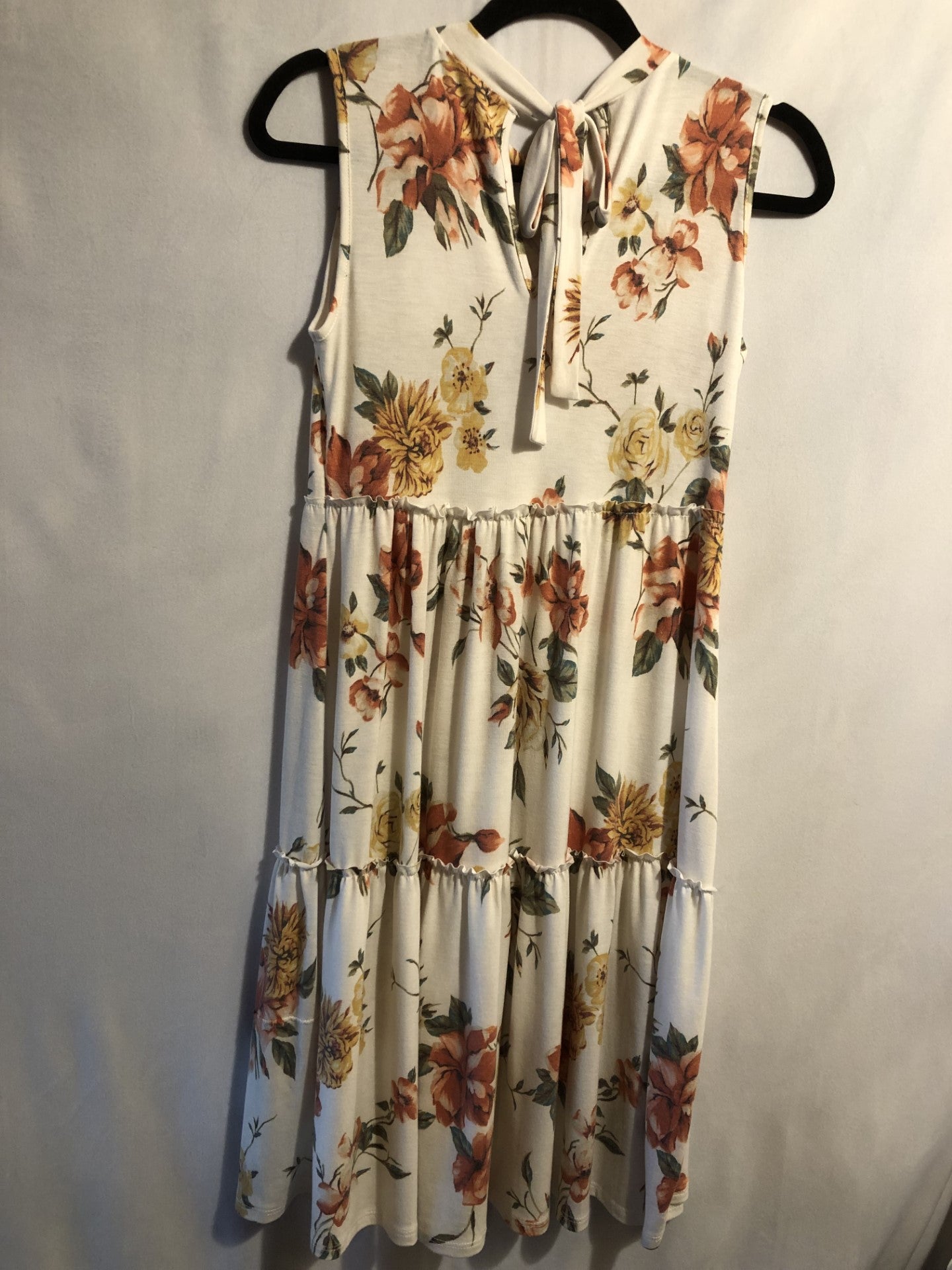Robe blanche motif floral/Papillon