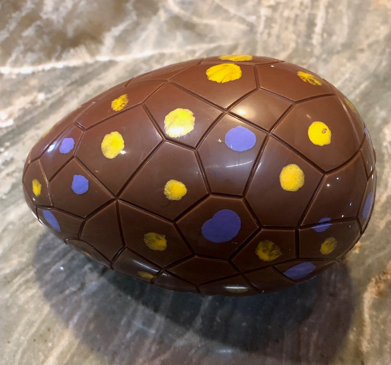 Chocolat belge oeuf lapin peint ou fleurs 75g environ