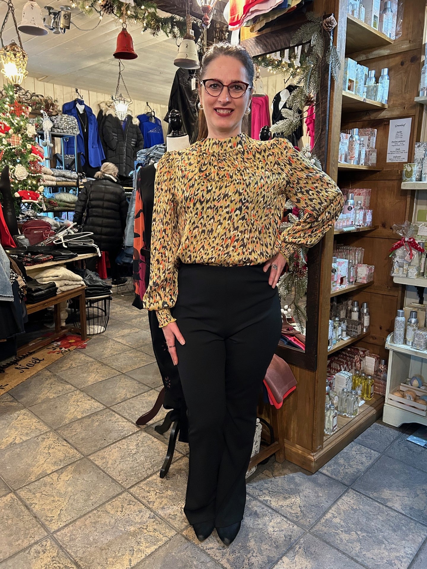 Pantalon noir ajusté évasé au bas /Dex